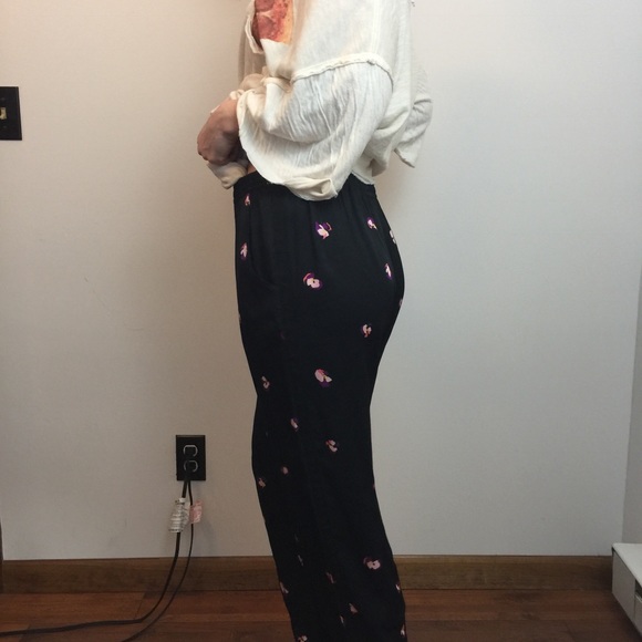 See by Chloe Black Iris Printed Jogger Pants - Picture 2 of 8